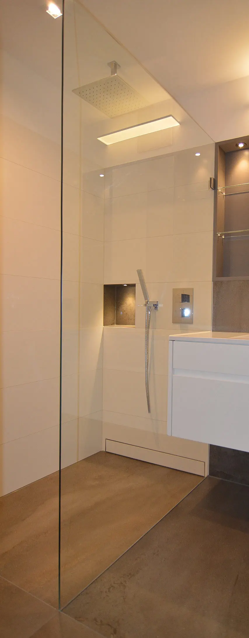 Badplanung für ein kleines Bad mit barrierefreier Dusche, Badplanung München in München